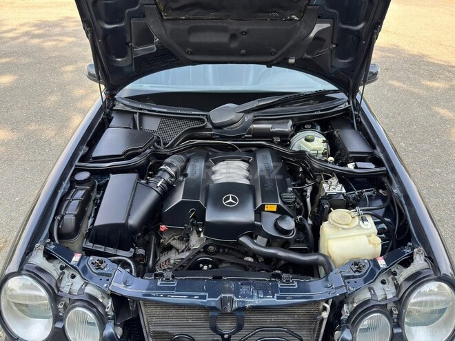 Mercedes E 240-18