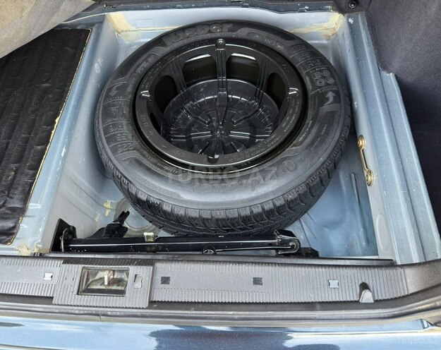 Mercedes E 240-19