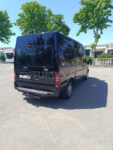 Ford Transit-8