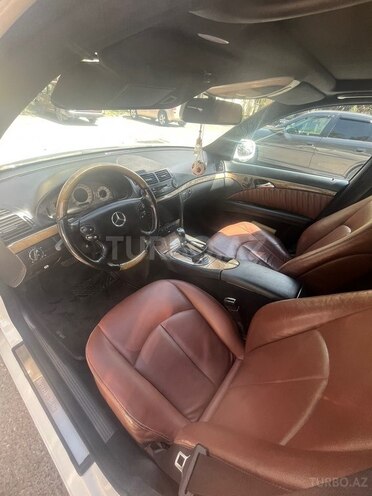Mercedes E 280-4