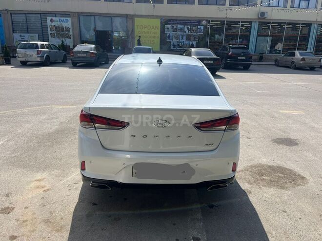 Hyundai Sonata-12