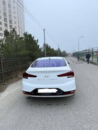 Hyundai Elantra-2