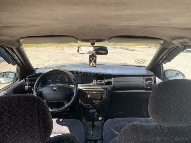 Opel Vectra-7