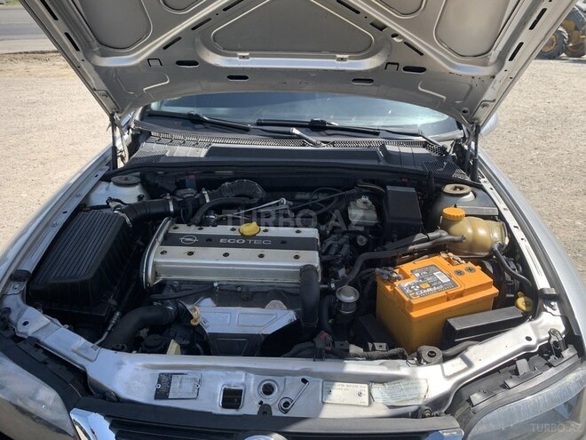 Opel Vectra-11