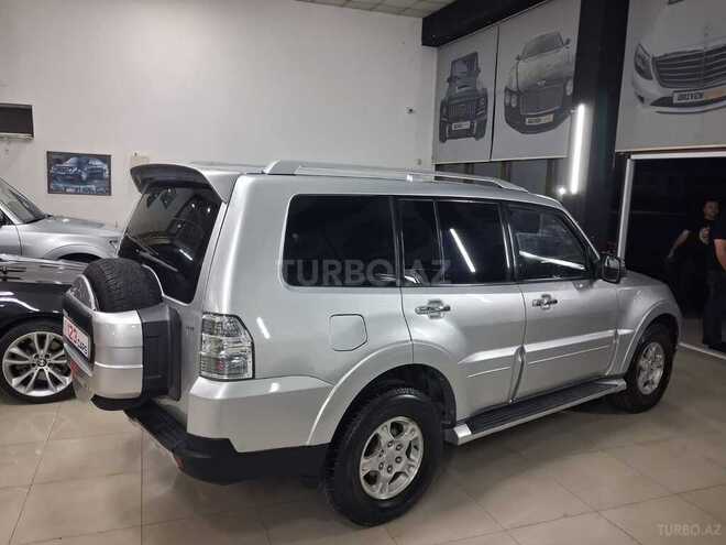 Mitsubishi Pajero-10