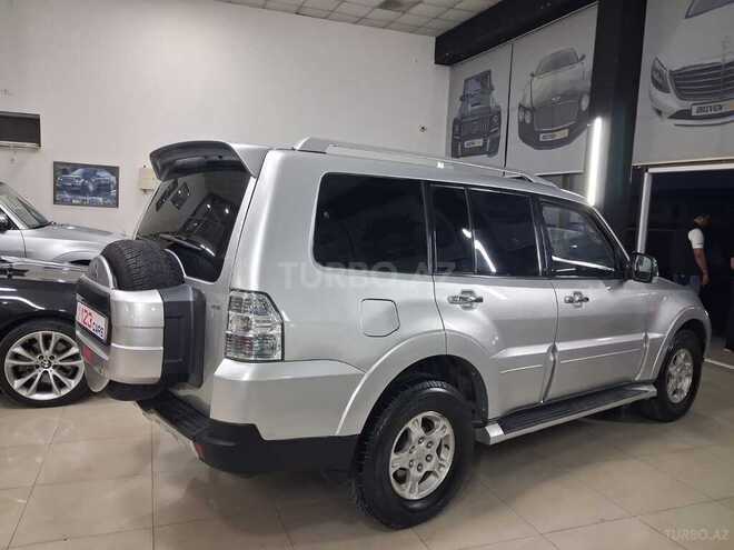 Mitsubishi Pajero-11