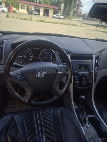 Hyundai Sonata-8