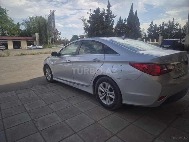 Hyundai Sonata-6