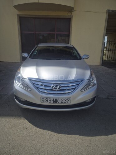 Hyundai Sonata-1