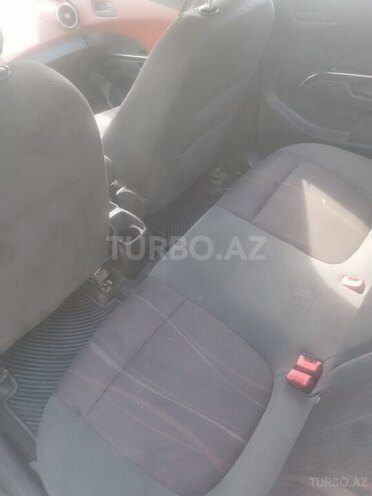 Chevrolet Aveo-10