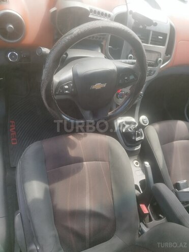 Chevrolet Aveo-13