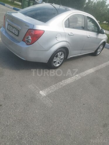 Chevrolet Aveo-16