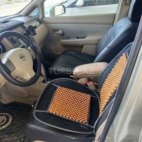 Nissan Tiida-2