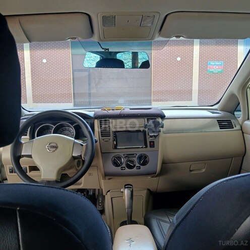 Nissan Tiida-6