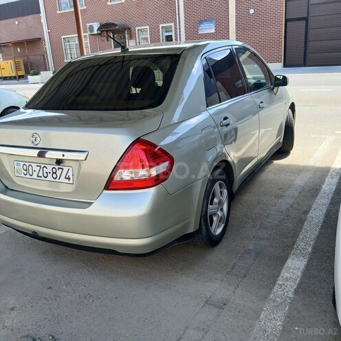 Nissan Tiida-7