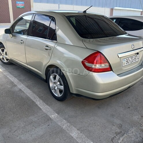 Nissan Tiida-8