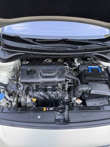 Hyundai Accent-8