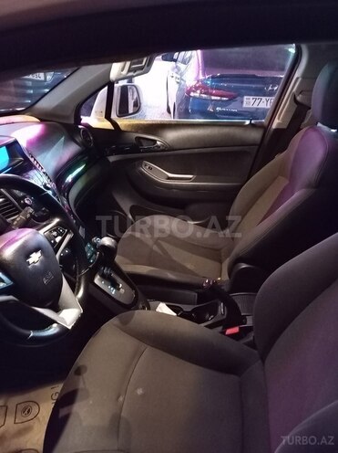 Chevrolet Orlando-3