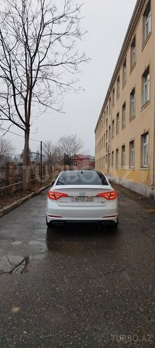 Hyundai Sonata-4