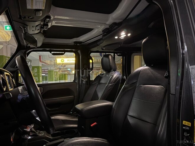 Jeep Wrangler-11