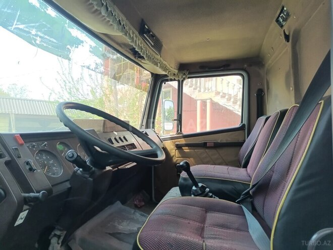 Mercedes 709 D-8