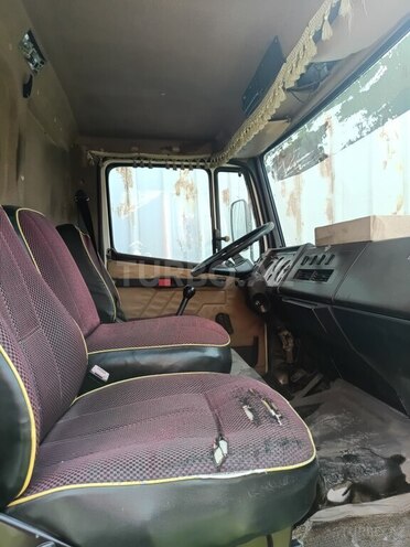 Mercedes 709 D-9