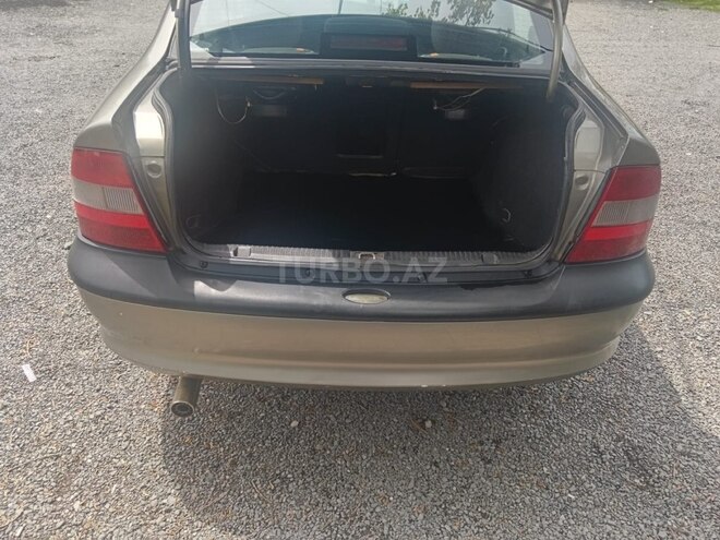 Opel Vectra-10