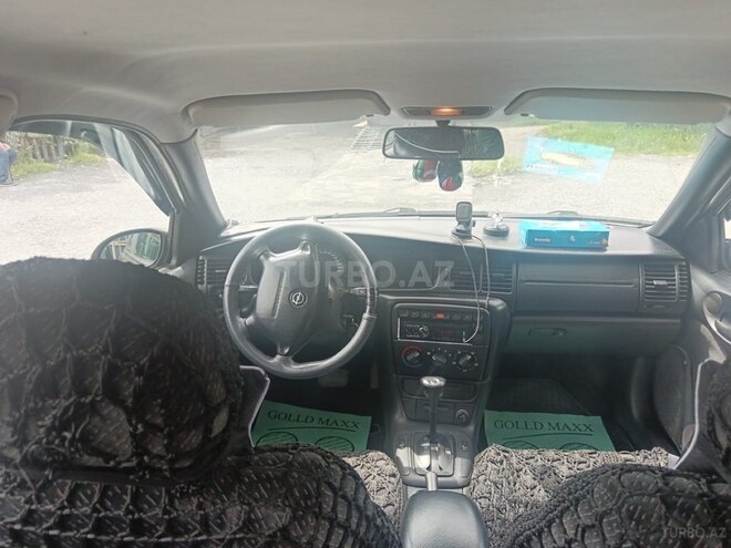 Opel Vectra-9