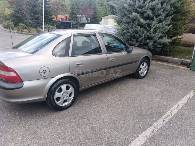 Opel Vectra-11