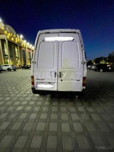 Ford Transit-2