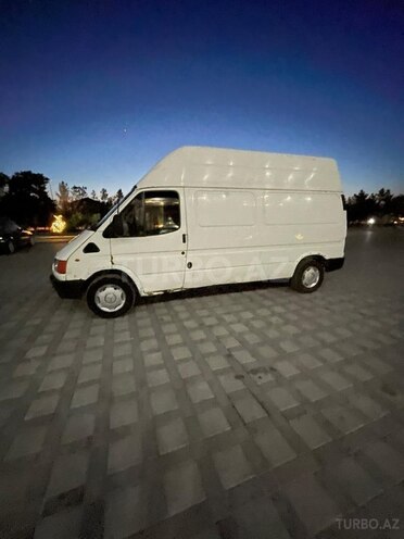 Ford Transit-10