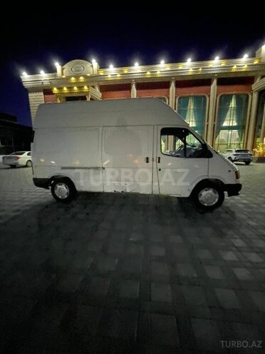 Ford Transit-8