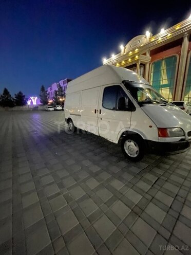 Ford Transit-9