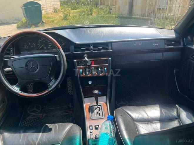Mercedes E 280-5