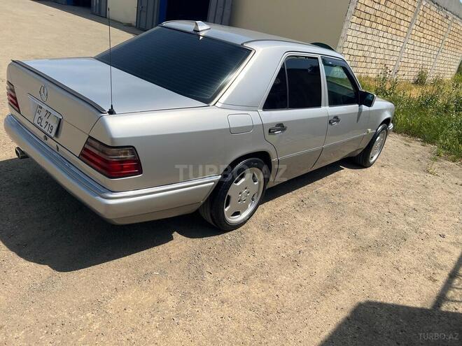 Mercedes E 280-4