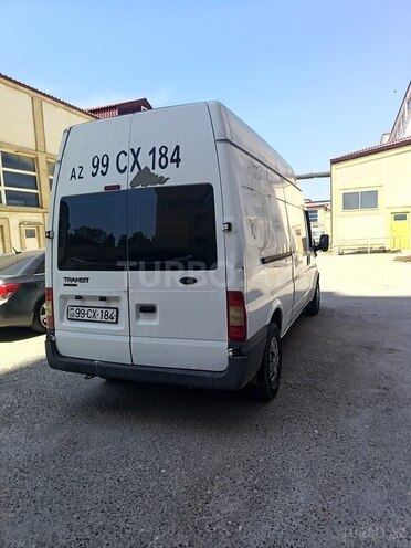Ford Transit-4