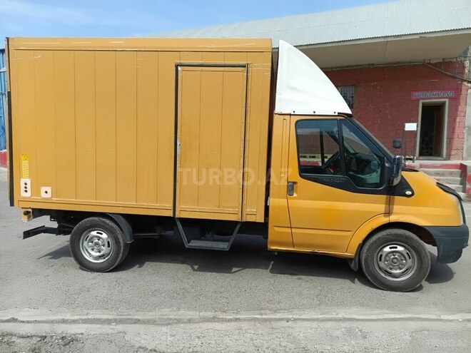 Ford Transit-10