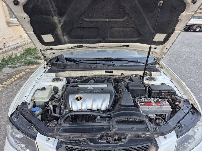 Hyundai Sonata-12