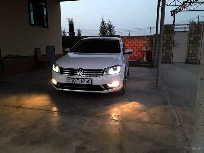 Volkswagen Passat-10