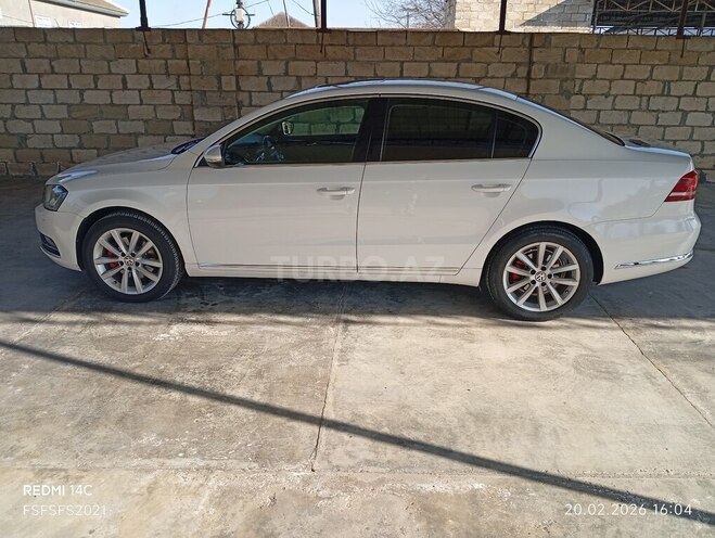 Volkswagen Passat-11