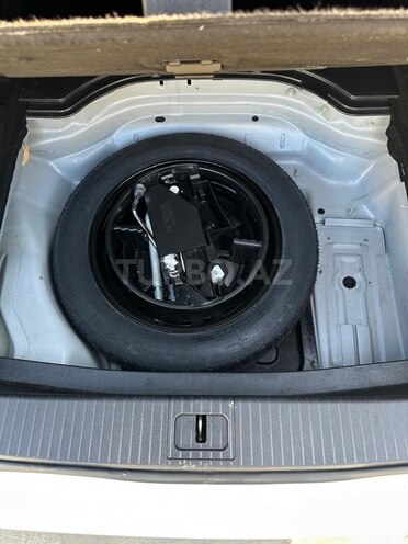 Mercedes E 350 2011, 288,000 km - 3.5 l - Bakı