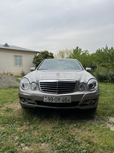 Mercedes E 220-1