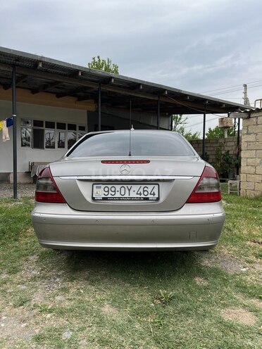 Mercedes E 220-2