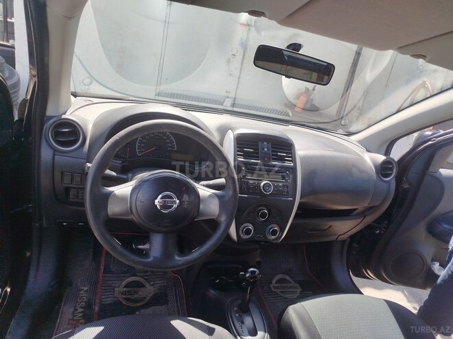 Nissan Sunny-11