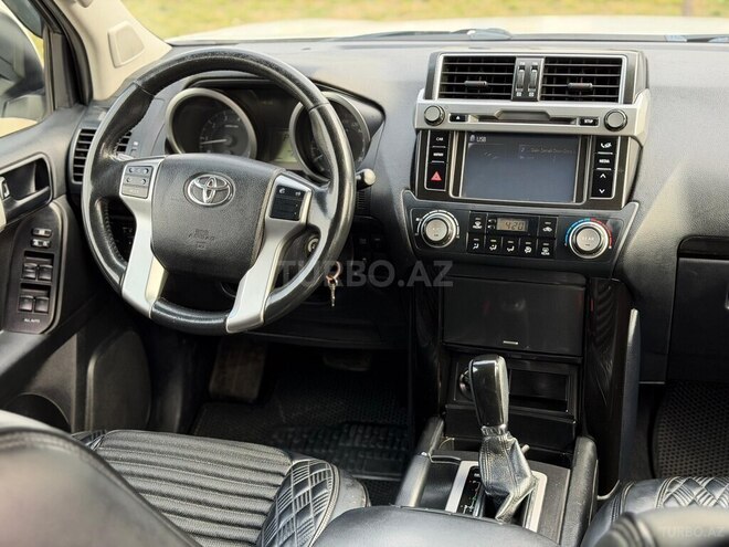 Toyota Land Cruiser Prado-17