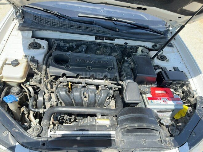 Hyundai Sonata-12
