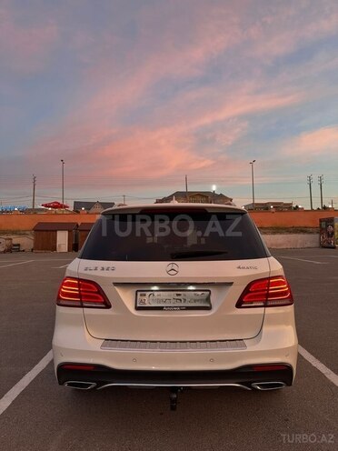 Mercedes GLE 250 4MATIC-2