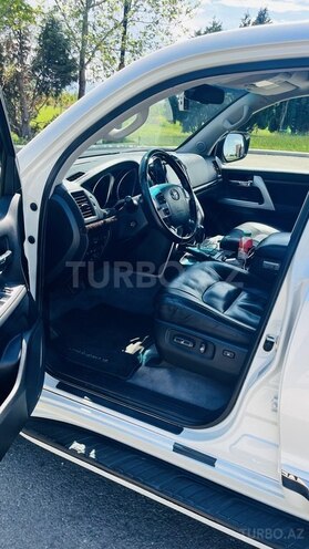 Toyota Land Cruiser-8