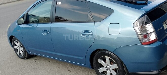 Toyota Prius-12