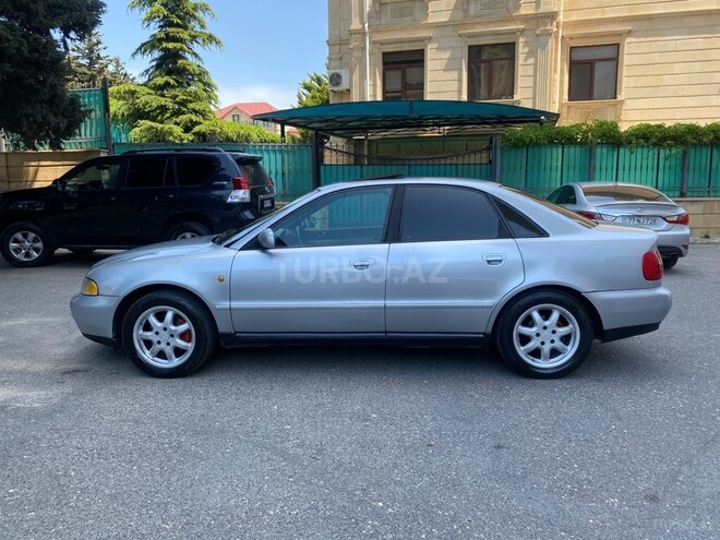 Audi A4-7